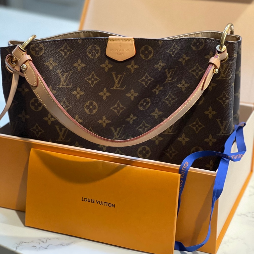 Louie Vuitton Beautiful New 100% authentic!
